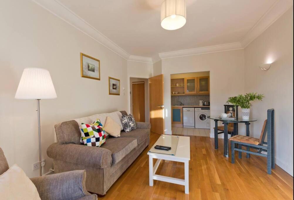 Luxury Apartment In D1 Dublin Buitenkant foto